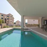 Luxury Close To The With Pool Abeona