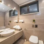 Luxury Close To The With Pool Abeona
