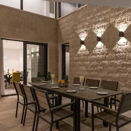 Vila Luxury Close To The With Pool Abeona Trogir