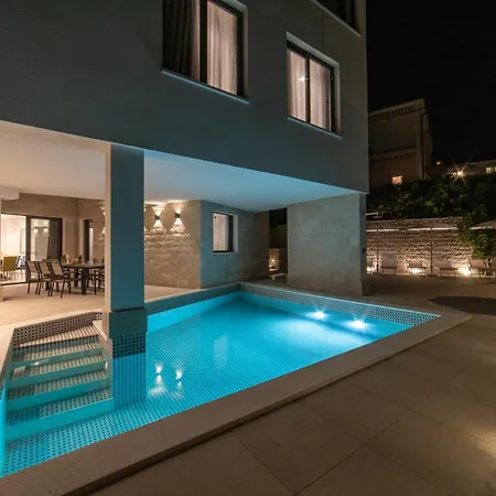 Vila Luxury Close To The With Pool Abeona Trogir
