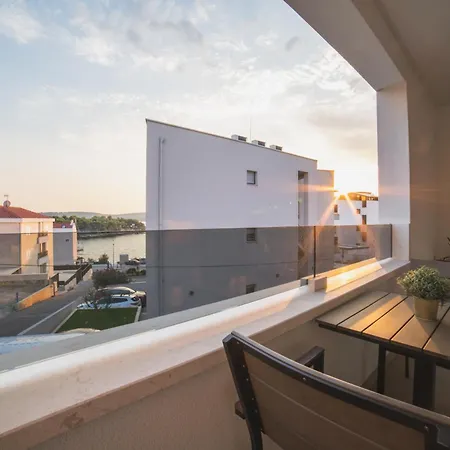 Luxury Close To The With Pool Abeona ヴィラ トロギール