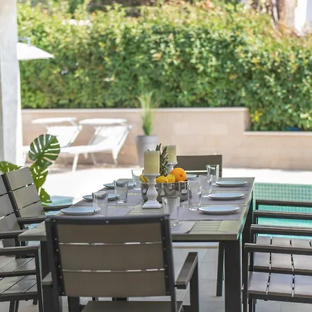 ヴィラ Luxury Close To The With Pool Abeona トロギール