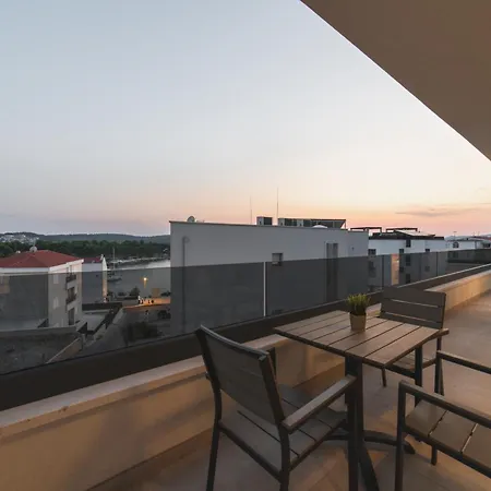 Luxury Close To The With Pool Abeona ヴィラ *