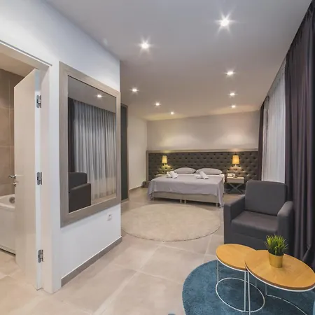 ヴィラ Luxury Close To The With Pool Abeona トロギール