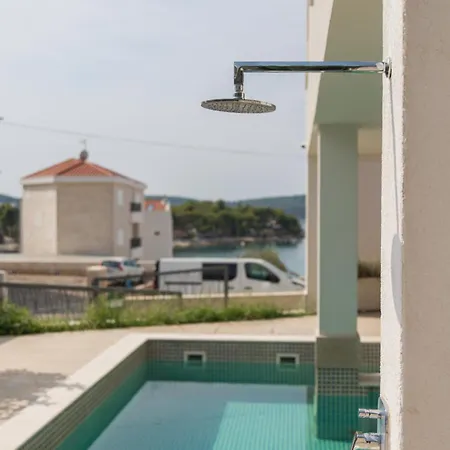 Luxury Close To The With Pool Abeona * トロギール