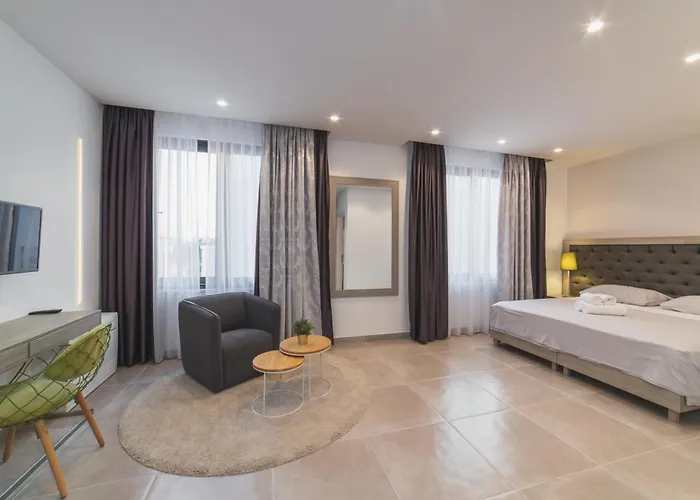 Villa Luxury Close To The With Pool Abeona *
