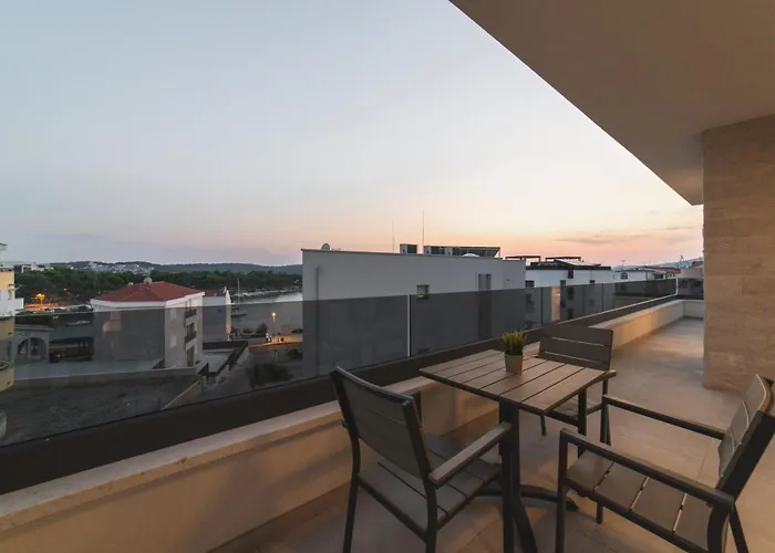 Luxury Close To The With Pool Abeona Villa *
