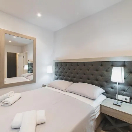 فيلة Luxury Close To The With Pool Abeona