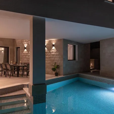 Vila Luxury Close To The With Pool Abeona *