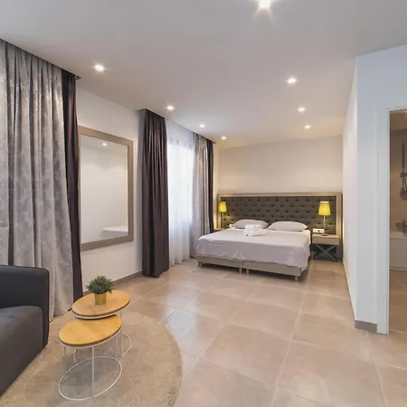 Luxury Close To The With Pool Abeona Trogir