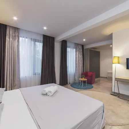 Luxury Close To The With Pool Abeona *