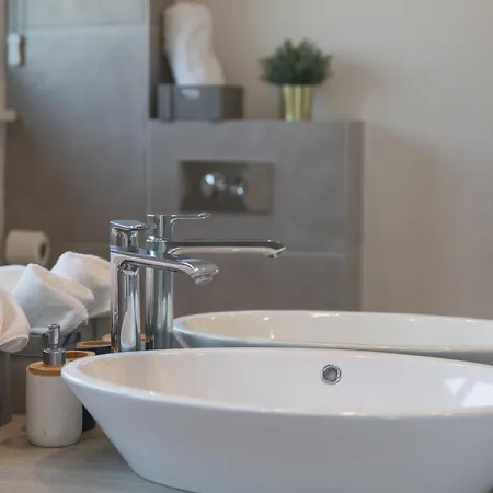 Luxury Close To The With Pool Abeona فيلة تروغير