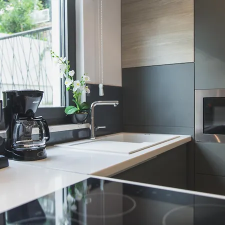 Luxury Close To The With Pool Abeona Villa *