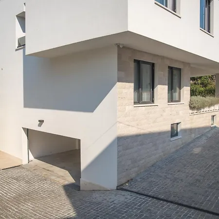 Luxury Close To The With Pool Abeona *