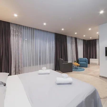 Luxury Close To The With Pool Abeona Villa