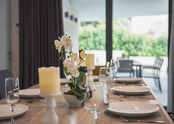 Luxury Close To The With Pool Abeona