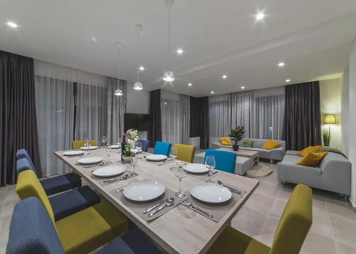 Luxury Close To The With Pool Abeona *