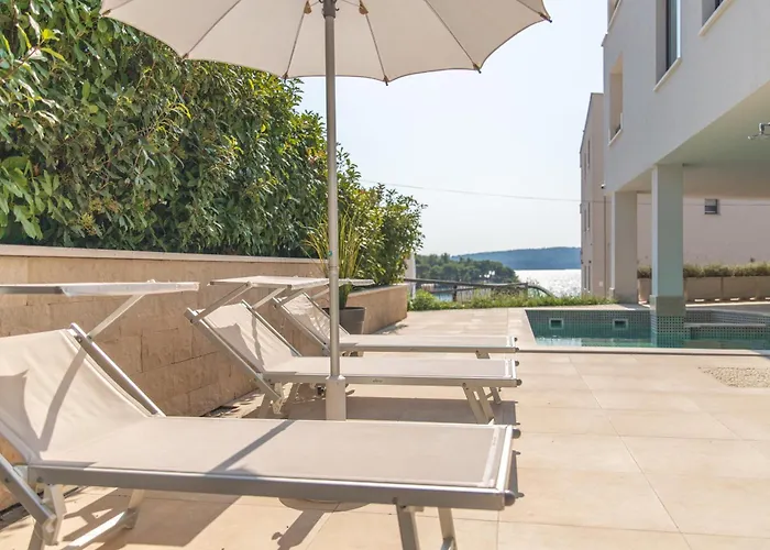 Luxury Close To The With Pool Abeona * 特罗吉尔