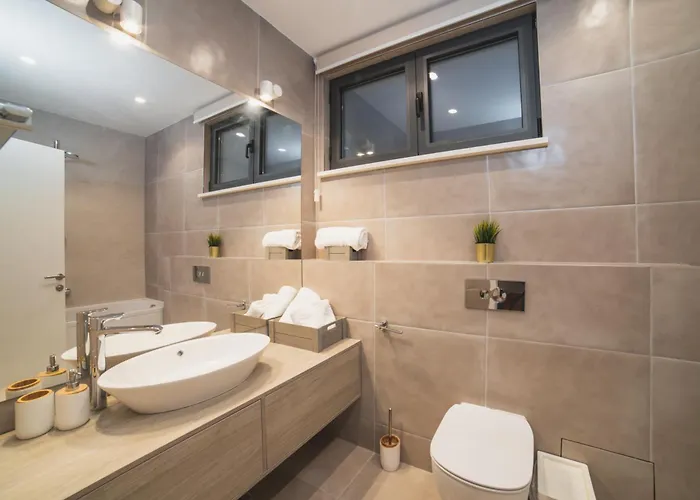 Luxury Close To The With Pool Abeona