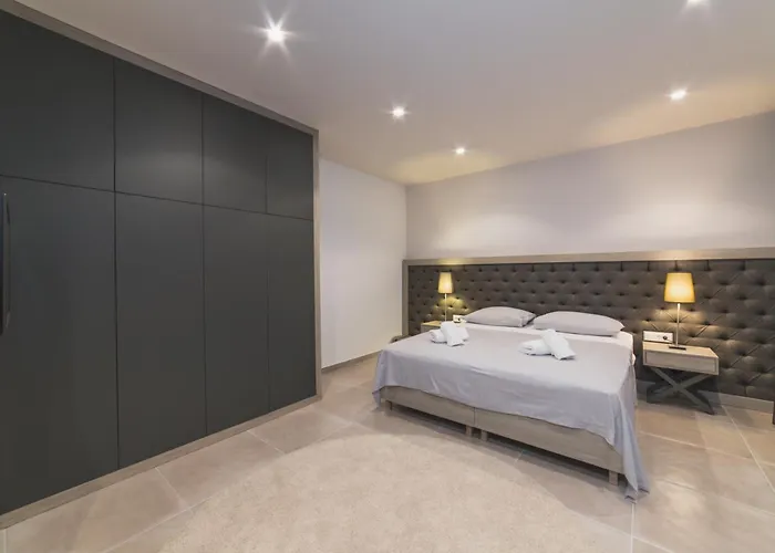 Luxury Close To The With Pool Abeona * 特罗吉尔