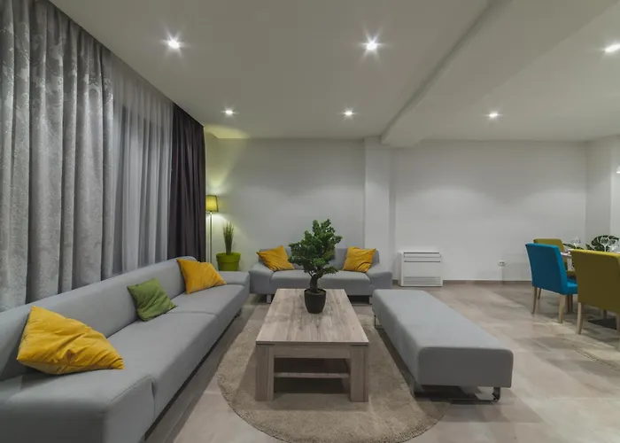 Luxury Close To The With Pool Abeona 特罗吉尔