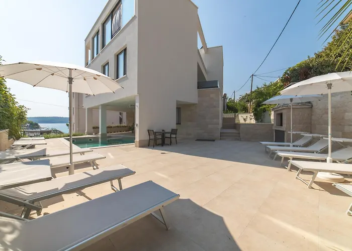 Luxury Close To The With Pool Abeona * 特罗吉尔