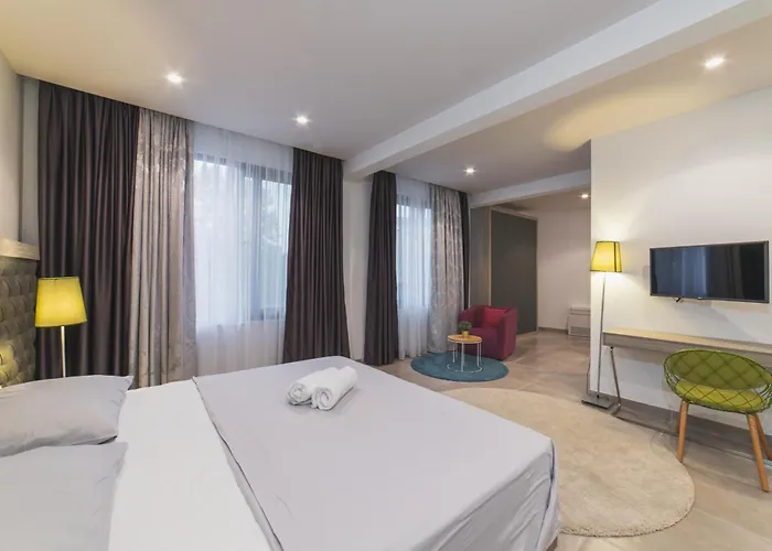 Luxury Close To The With Pool Abeona *