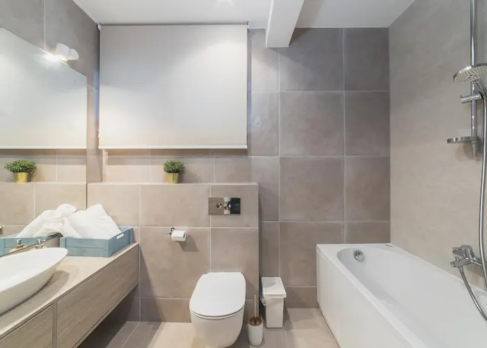 Luxury Close To The With Pool Abeona 特罗吉尔